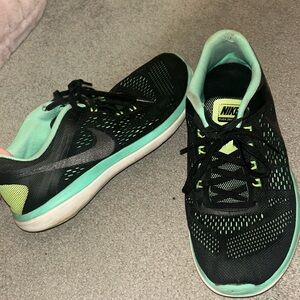 Nike flex, size 8 athletic shoe